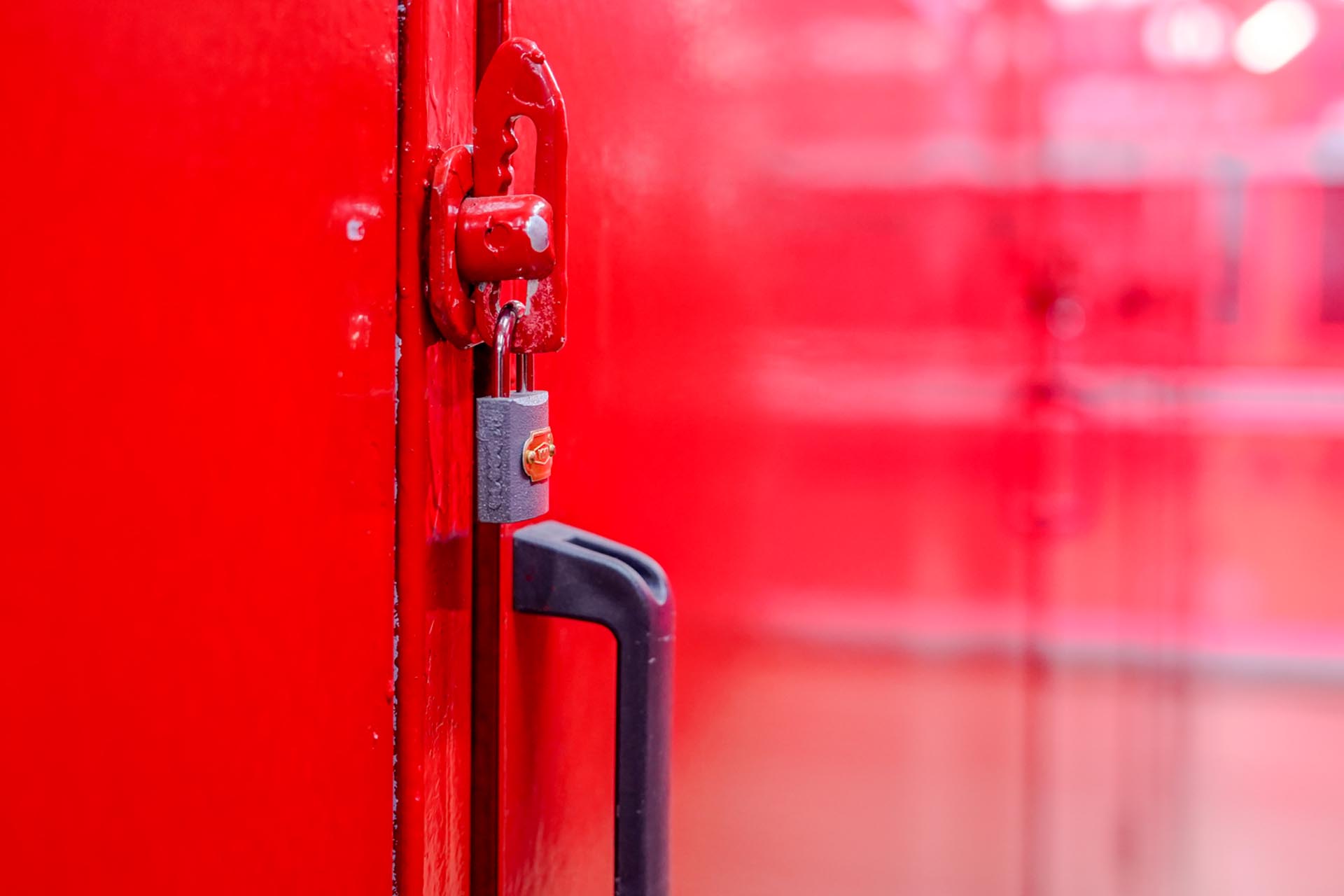 Mithatpaşa Eşya Depolama